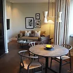 Hotel Hypernym & Suites