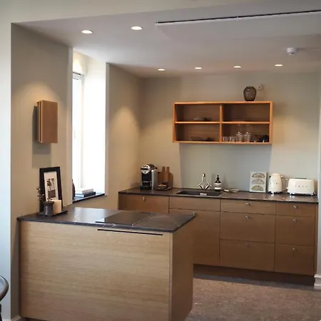 Hotel Hypernym & Suites 4*