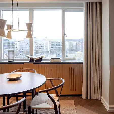Hotel Hypernym & Suites 4*
