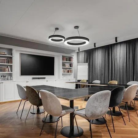 Hypernym & Suites Hotel 4*