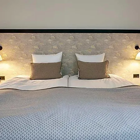 Hotel Hypernym & 4*