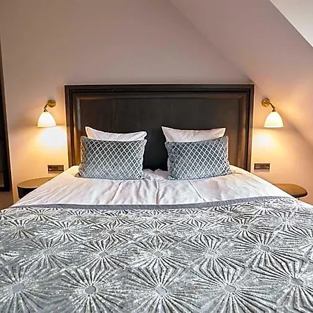 Hypernym & Hotel 4*