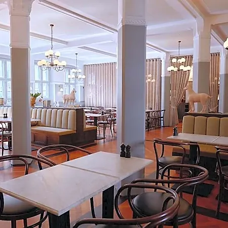 Hotel Hypernym & 4*
