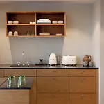 Hypernym & 4*